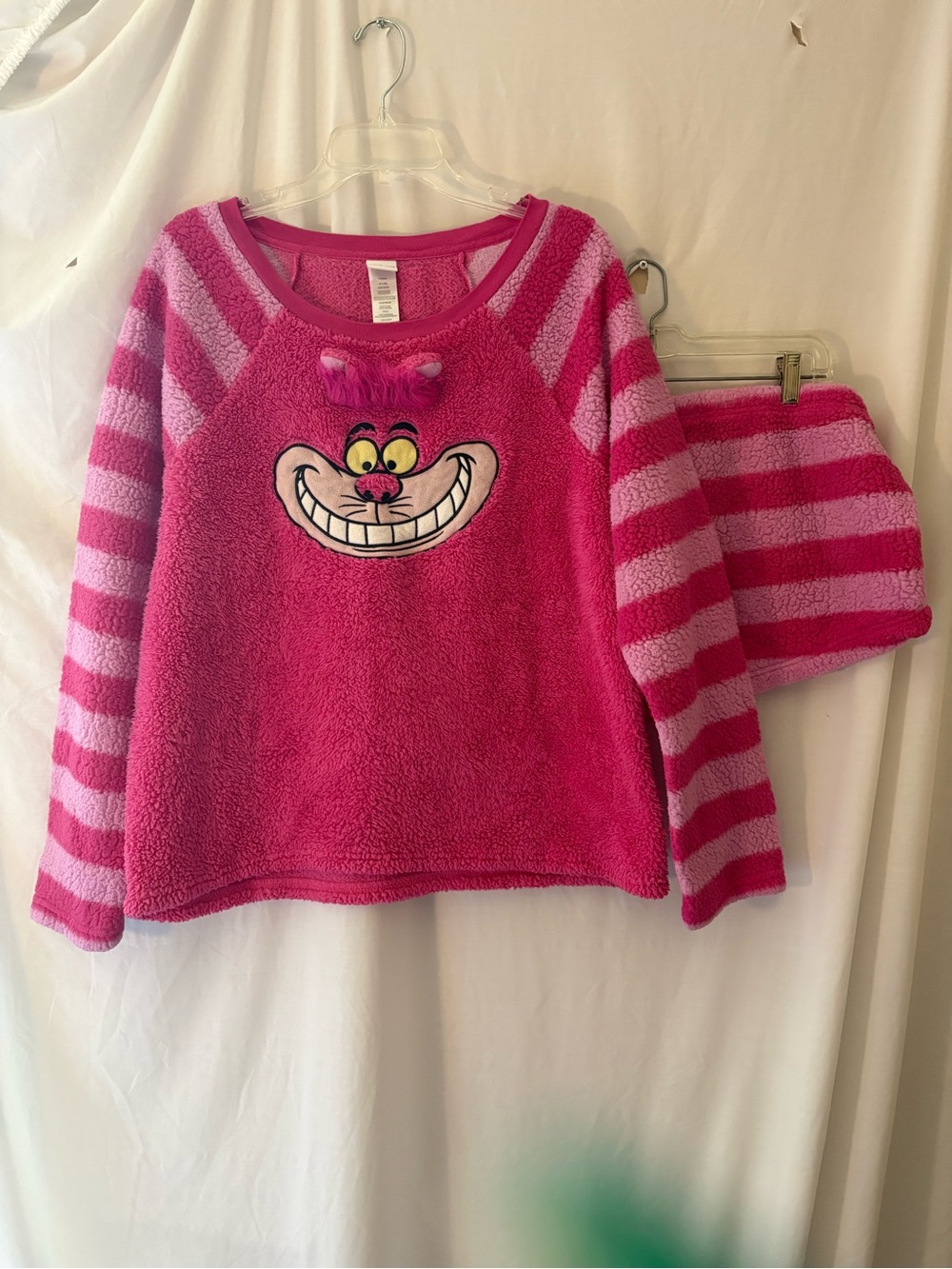 Disney Women’s Hot Pink & Light Pink Cheshire Cat Fleece Pajama Set